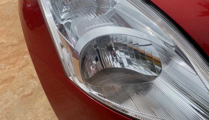 2013 Maruti Swift ZXI, Petrol, Manual, 30,359 km, Right headlight - Headlight parking bulb fused