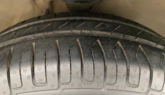 2010 Maruti Alto K10 VXI, Petrol, Manual, 83,519 km, Right Front Tyre Tread