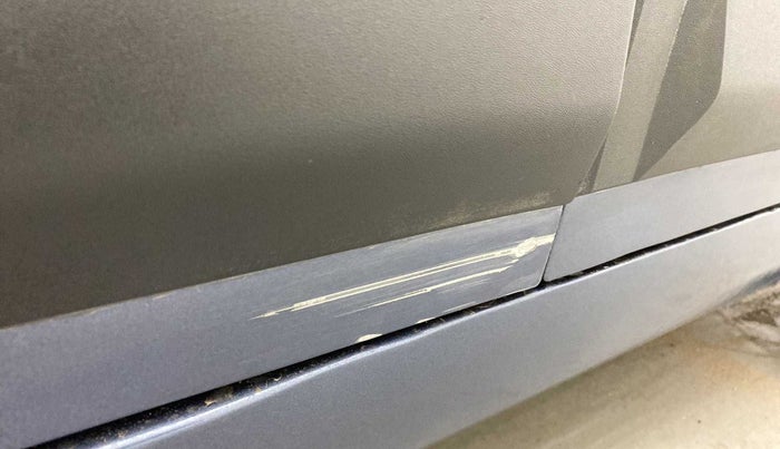 2014 Hyundai Xcent S 1.2, Petrol, Manual, 70,673 km, Front passenger door - Minor scratches