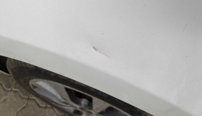 2014 Hyundai Verna FLUIDIC 1.6 VTVT SX, Petrol, Manual, 63,452 km, Left quarter panel - Minor scratches