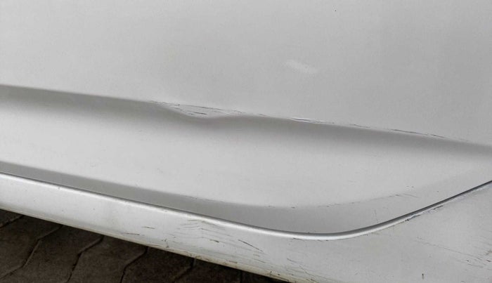 2014 Hyundai Verna FLUIDIC 1.6 VTVT SX, Petrol, Manual, 63,452 km, Rear left door - Minor scratches