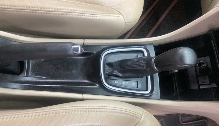 2019 Maruti Ciaz ALPHA  AT 1.5 SHVS PETROL, Petrol, Automatic, 49,968 km, Gear Lever