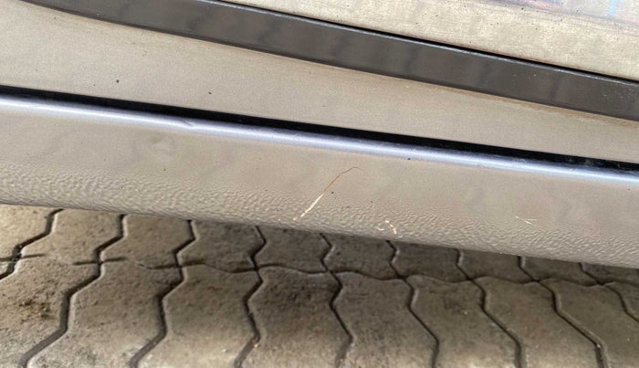 2018 Maruti Celerio VXI CNG, CNG, Manual, 92,263 km, Right running board - Paint has minor damage