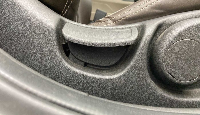 2019 Hyundai Verna 1.6 VTVT SX, Petrol, Manual, 34,032 km, Driver Side Adjustment Panel