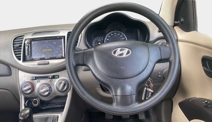 2016 Hyundai i10 MAGNA 1.1, Petrol, Manual, 66,052 km, Steering Wheel Close Up