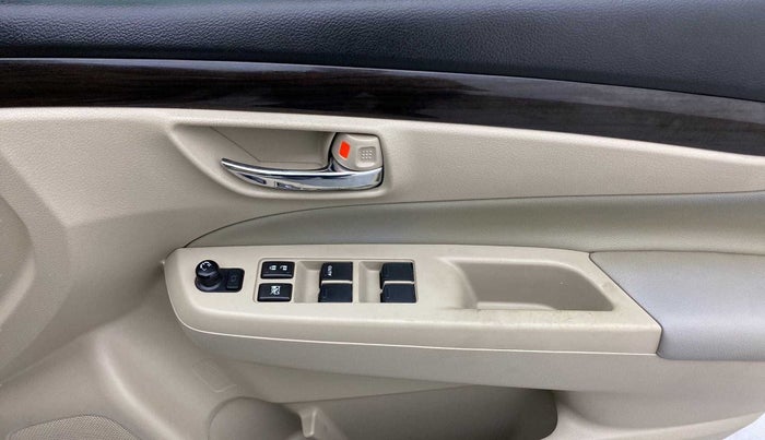 2018 Maruti Ciaz ZETA AT 1.5  SHVS PETROL, Petrol, Automatic, 88,132 km, Driver Side Door Panels Control