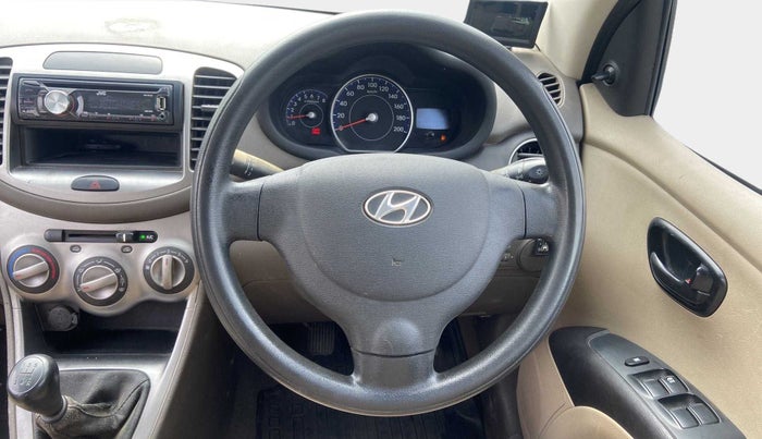 2014 Hyundai i10 MAGNA 1.1, CNG, Manual, 54,950 km, Steering Wheel Close Up