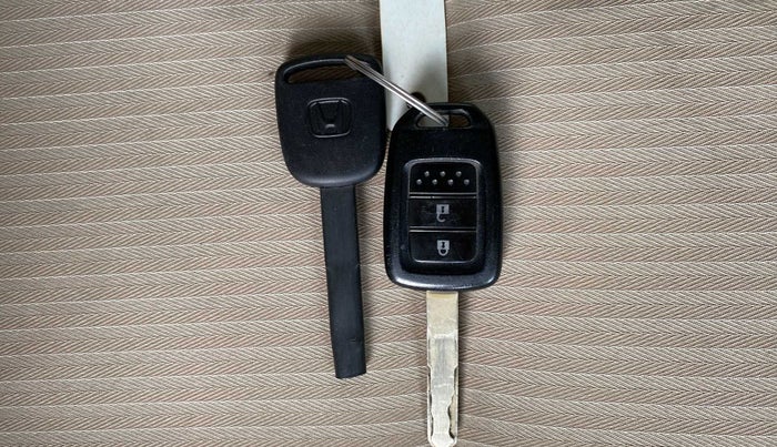 2019 Honda Amaze 1.2L I-VTEC S, Petrol, Manual, 47,418 km, Key Close Up