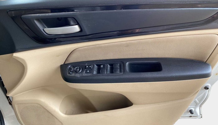 2019 Honda Amaze 1.2L I-VTEC S, Petrol, Manual, 47,418 km, Driver Side Door Panels Control