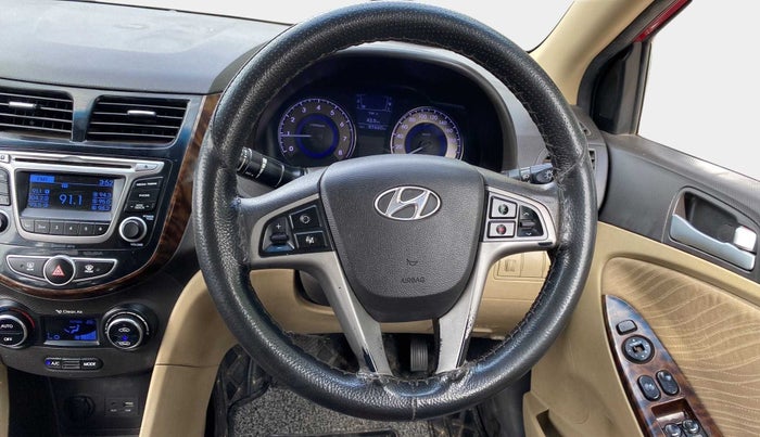 2015 Hyundai Verna FLUIDIC 4S 1.6 VTVT S(O), Petrol, Manual, 87,421 km, Steering Wheel Close Up