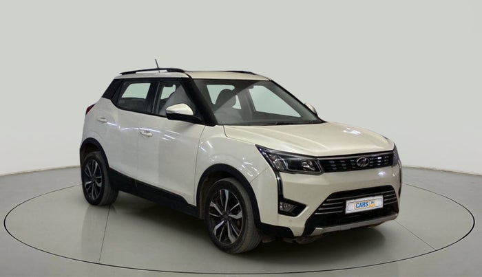 2020 Mahindra XUV300 W8 (O) 1.5 DIESEL AMT, Diesel, Automatic, 64,038 km, Right Front Diagonal