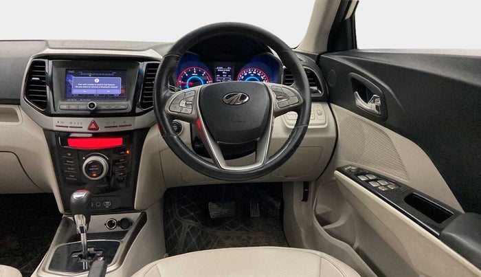 2020 Mahindra XUV300 W8 (O) 1.5 DIESEL AMT, Diesel, Automatic, 64,038 km, Steering Wheel Close Up