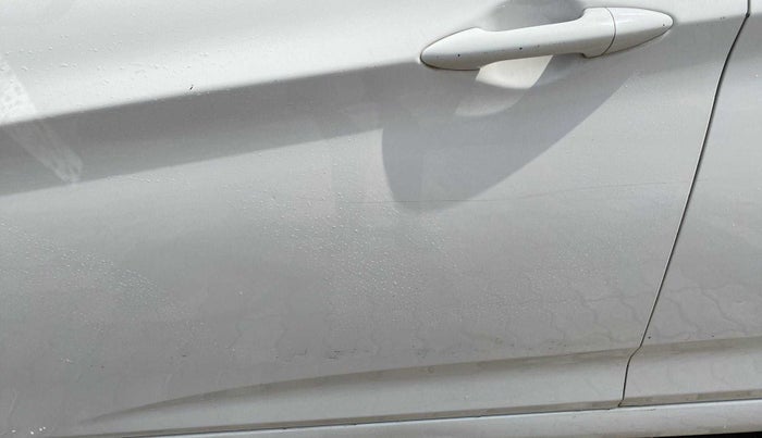 2016 Hyundai Verna 1.6 VTVT SX, Petrol, Manual, 95,034 km, Front passenger door - Minor scratches