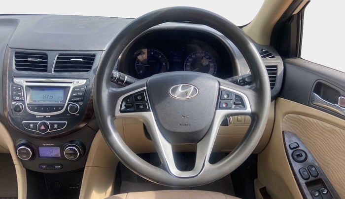 2013 Hyundai Verna FLUIDIC 1.6 CRDI SX, Diesel, Manual, 1,03,388 km, Steering Wheel Close Up