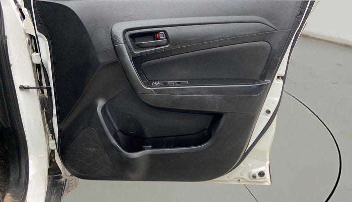 2021 Maruti Vitara Brezza VXI AT SHVS, Petrol, Automatic, 29,125 km, Driver Side Door Panels Control