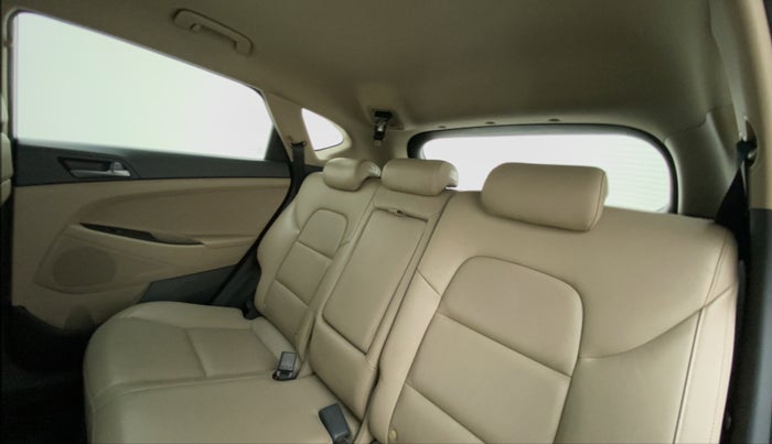 2016 Hyundai Tucson 2WD AT GLS DIESEL, Diesel, Automatic, 77,436 km, Right Side Rear Door Cabin