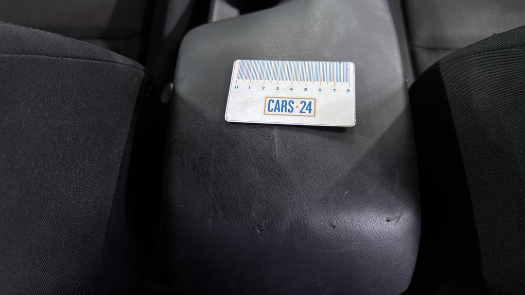 2015 Mazda CX-5 Maxx (4x2), Automatic, 132462 km, Center Console Scratch