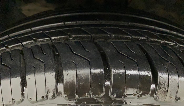 2016 Hyundai Creta SX PLUS 1.6 PETROL, Petrol, Manual, 33,387 km, Left Front Tyre Tread
