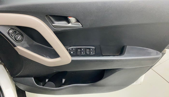 2016 Hyundai Creta SX PLUS 1.6 PETROL, Petrol, Manual, 33,387 km, Driver Side Door Panels Control