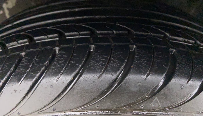 2013 Hyundai i20 ASTA 1.2, Petrol, Manual, 41,791 km, Left Front Tyre Tread