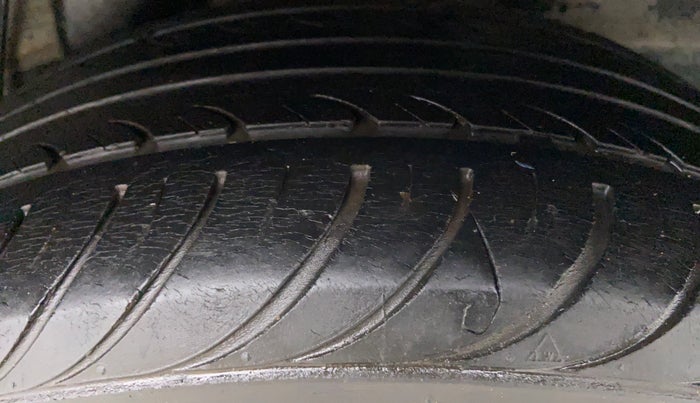 2013 Hyundai i20 ASTA 1.2, Petrol, Manual, 41,791 km, Left Rear Tyre Tread
