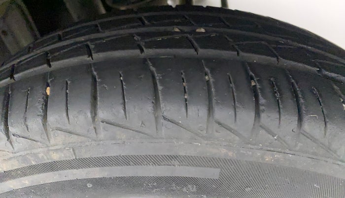 2019 Maruti Alto VXI, Petrol, Manual, 24,406 km, Left Rear Tyre Tread