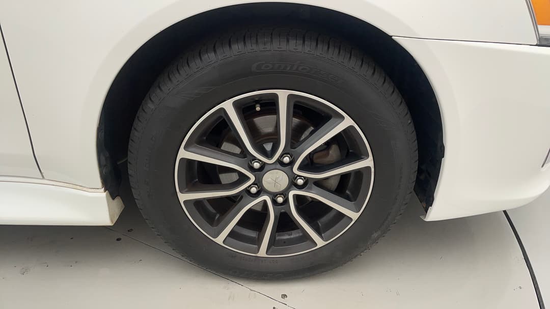 2016 Mitsubishi Lancer Es Sport, Automatic, 106339 km, Right Front Wheel