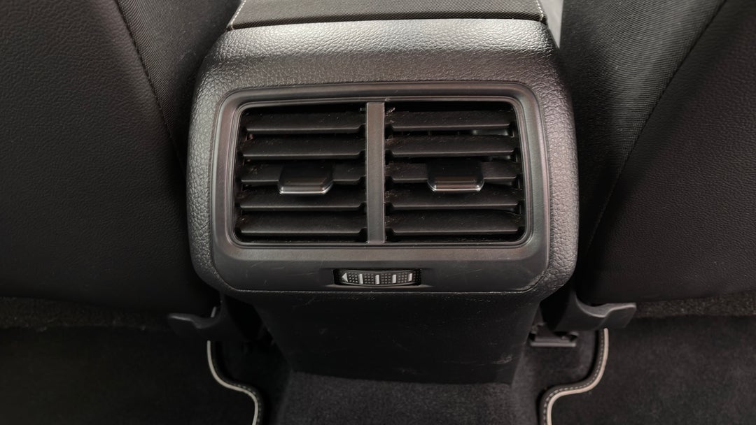 2019 Volkswagen Golf 110 Tsi Trendline, Automatic, 94972 km, Rear A/C Vent