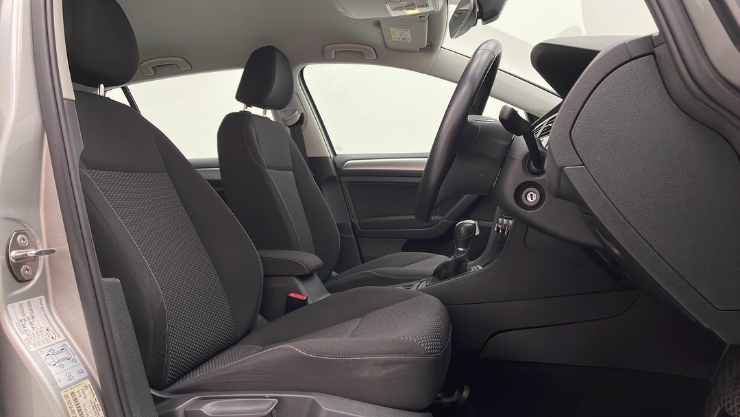 2019 Volkswagen Golf 110 Tsi Trendline, Automatic, 94972 km, Right Side Front Door Cabin View