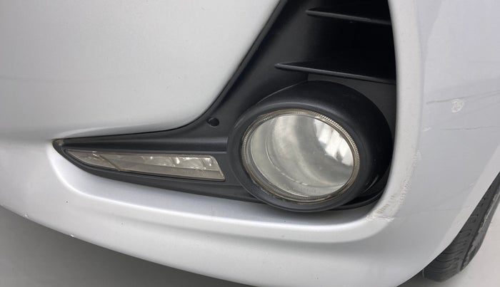 2017 Hyundai Grand i10 SPORTZ (O) 1.2 AT VTVT, Petrol, Automatic, 49,800 km, Left headlight - Daytime running light not functional