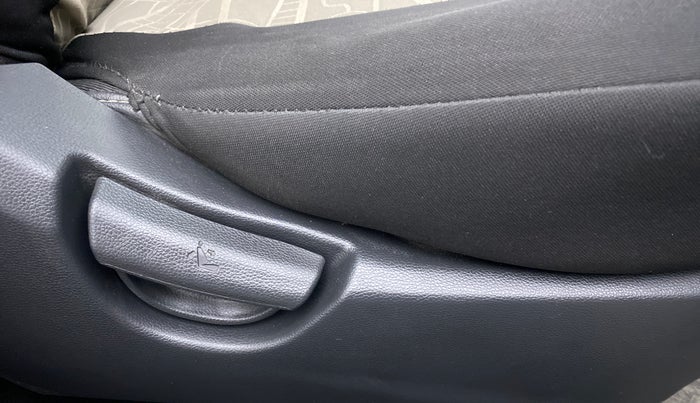 2017 Hyundai Grand i10 SPORTZ (O) 1.2 AT VTVT, Petrol, Automatic, 49,800 km, Driver Side Adjustment Panel