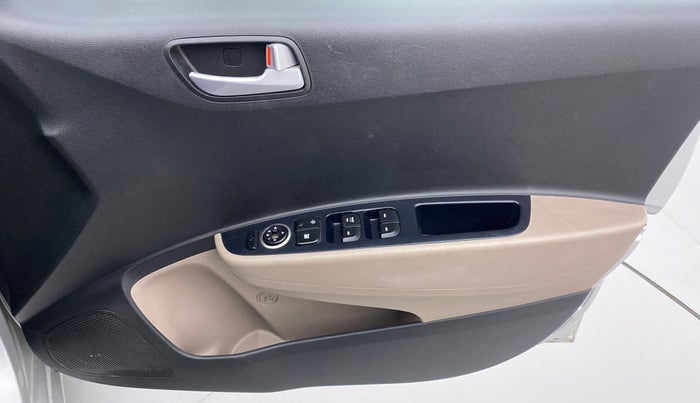 2017 Hyundai Grand i10 SPORTZ (O) 1.2 AT VTVT, Petrol, Automatic, 49,800 km, Driver Side Door Panels Control