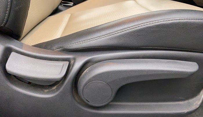 2018 Hyundai Verna 1.6 VTVT SX O, Petrol, Manual, 26,522 km, Driver Side Adjustment Panel