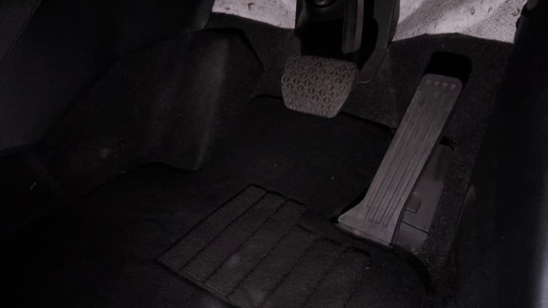 2017 Mazda 3 Maxx, Automatic, 66922 km, Pedals and Footmat