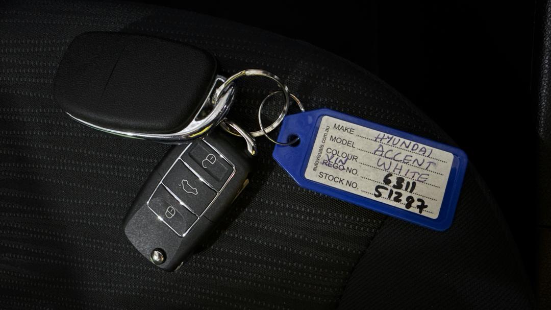 2016 Hyundai Accent Active, Automatic, 78551 km, Key Close-up