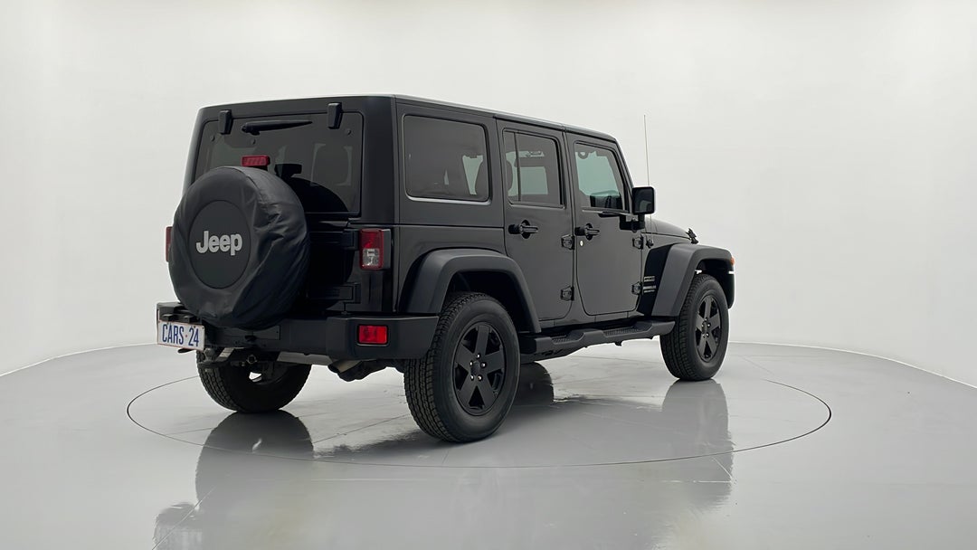 Right Back Diagonal (45- Degree) View