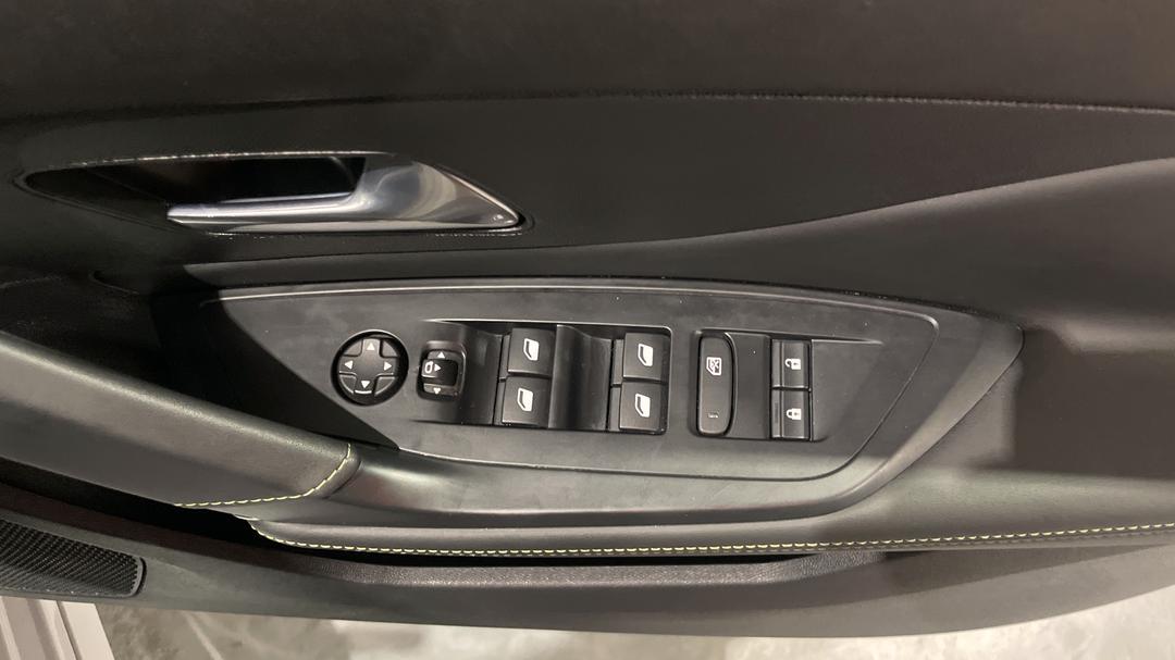 2024 Peugeot 308 Gt Premium, Automatic, 34940 km, Drivers Side Door Panel Controls