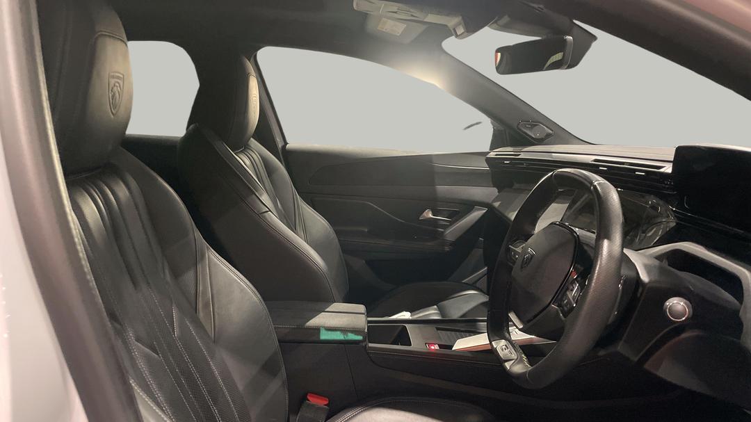 2024 Peugeot 308 Gt Premium, Automatic, 34940 km, Right Side Front Door Cabin View