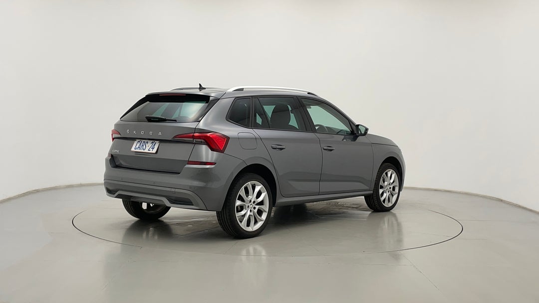 Right Back Diagonal (45- Degree) View