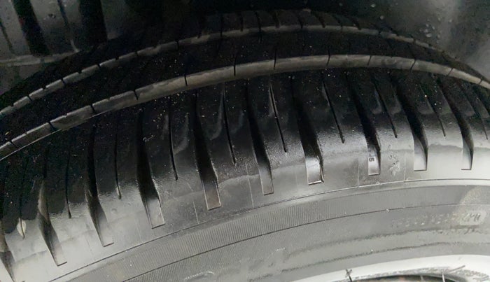 2015 Maruti Swift Dzire VDI ABS, Diesel, Manual, 73,030 km, Right Rear Tyre Tread