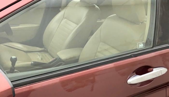 2014 Honda City 1.5L I-VTEC V MT, Petrol, Manual, 50,752 km, Front passenger door - Weather strip has minor damage