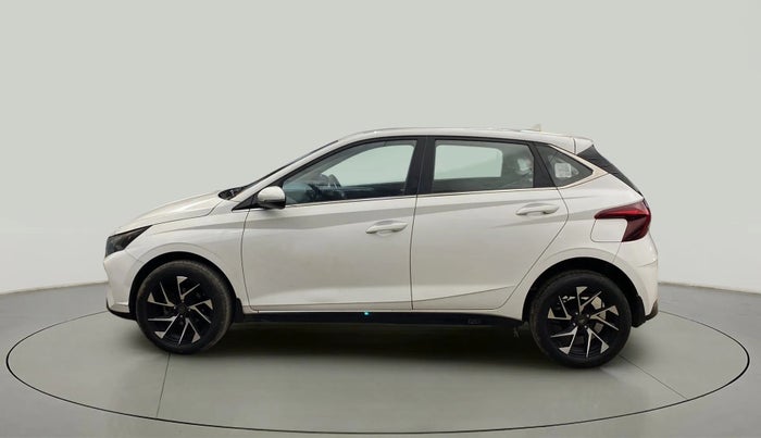 2021 Hyundai NEW I20 SPORTZ 1.2 MT, Petrol, Manual, 16,394 km, Right Side View