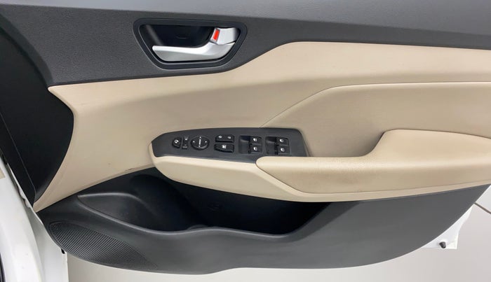 2019 Hyundai Verna 1.6 VTVT SX (O) AT, Petrol, Automatic, 30,116 km, Driver Side Door Panels Control