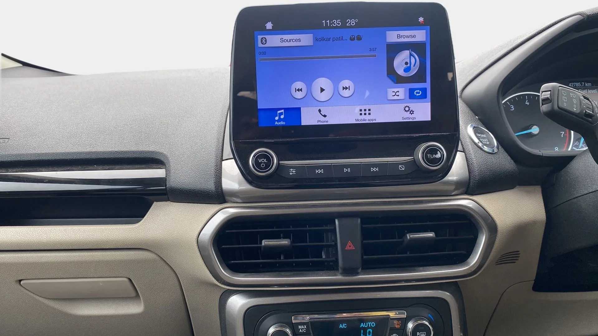 Center-console---infotainment