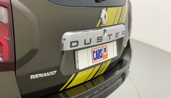 2017 Renault Duster 110 PS RXS SANDSTORM EDITION DIESEL, Diesel, Manual, 74,704 km, Dicky (Boot door) - Graphic sticker