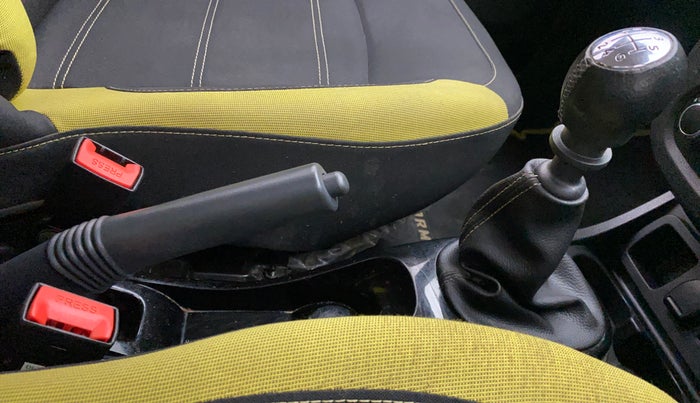 2017 Renault Duster 110 PS RXS SANDSTORM EDITION DIESEL, Diesel, Manual, 74,704 km, Gear Lever