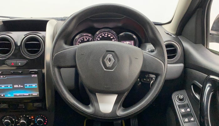 2017 Renault Duster 110 PS RXS SANDSTORM EDITION DIESEL, Diesel, Manual, 74,704 km, Steering Wheel Close Up