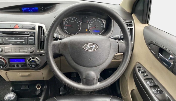 2013 Hyundai i20 MAGNA (O) 1.2, Petrol, Manual, 23,784 km, Steering Wheel Close Up