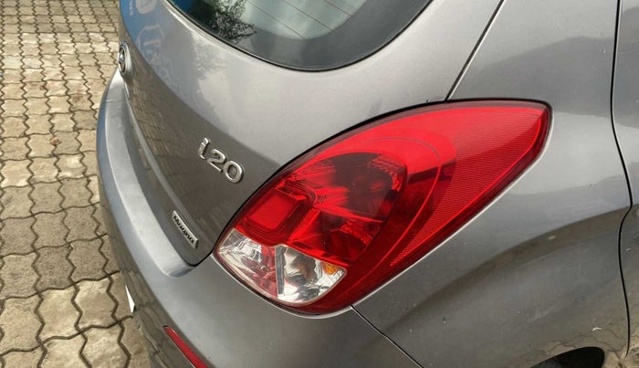 2013 Hyundai i20 MAGNA (O) 1.2, Petrol, Manual, 23,784 km, Right tail light - < 2 inches,no. = 2