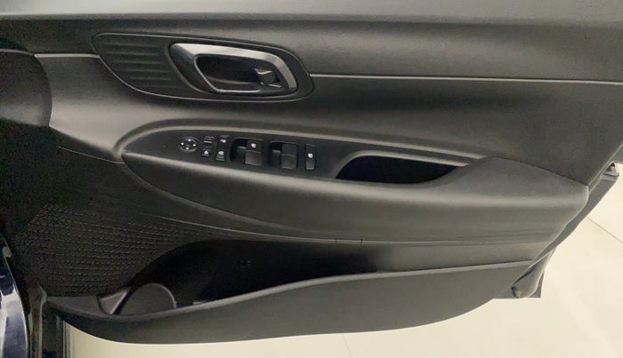 2022 Hyundai NEW I20 SPORTZ 1.2 AT, Petrol, Automatic, 6,224 km, Driver Side Door Panels Control